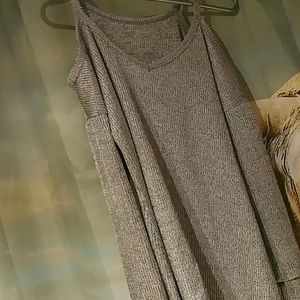 Long sleeve with shoulders out